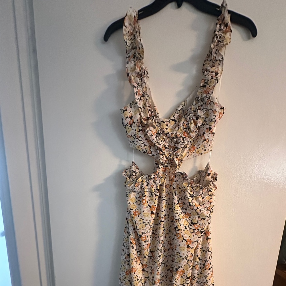 Lush
Floral Ruffled Waist Cutout Maxi Dress